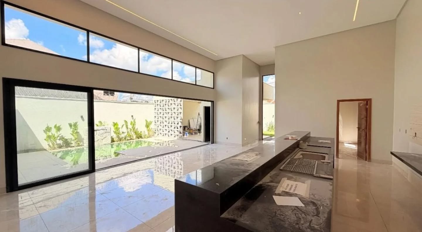 Casa, 4 quartos, 248 m² - Foto 2
