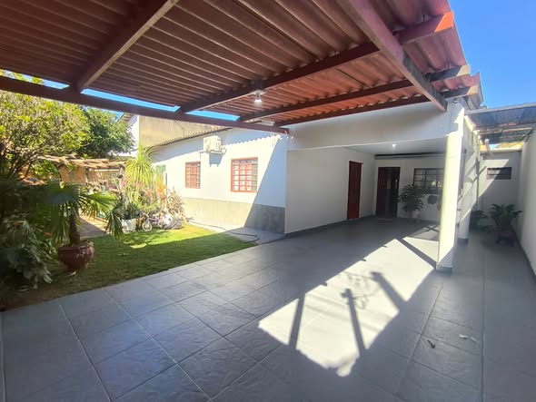 Casa, 4 quartos, 217 m² - Foto 1