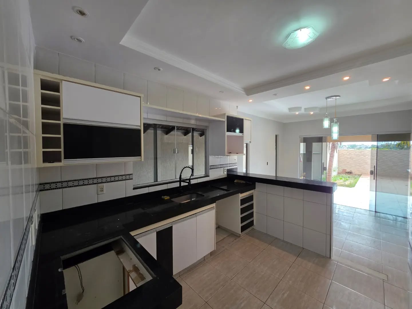 Casa, 3 quartos, 230 m² - Foto 3